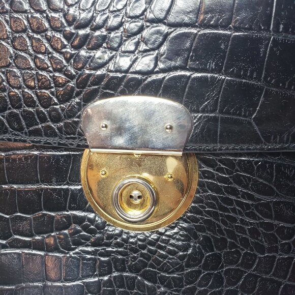 Vtg Valerie Stevens Genuine Leather Clutch, Embossed Reptile Pattern, Anti-theft - Picture 2 of 6